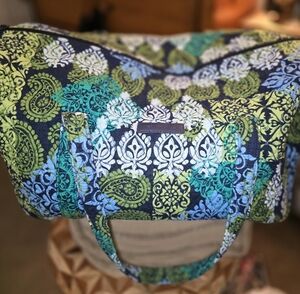 💎 Vera Bradley XXL Quilted Tote - Blue and Green Paisley EUC